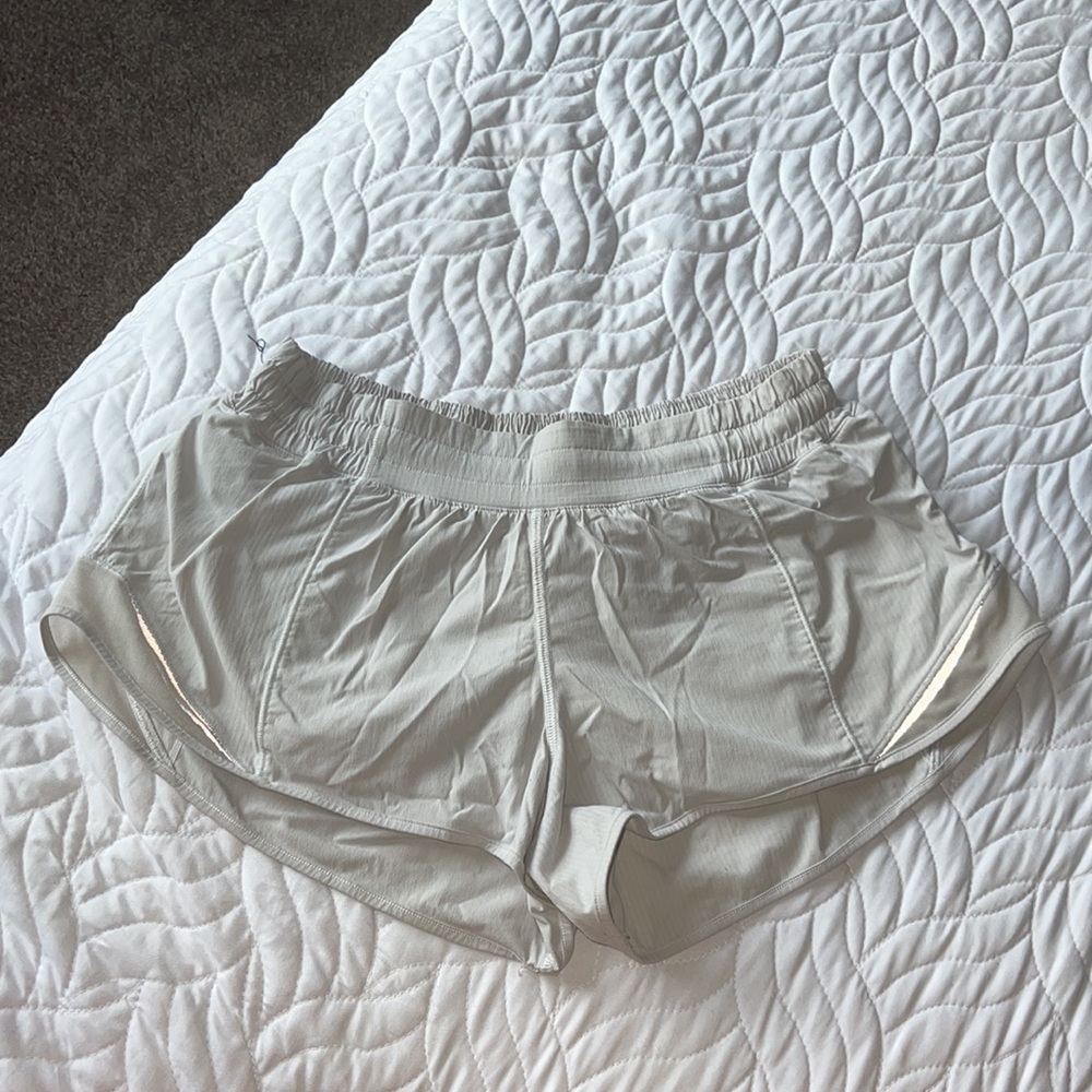 LULULEMON HOTTY HOT LOW RISE SHORTS 2.5” INSEAM